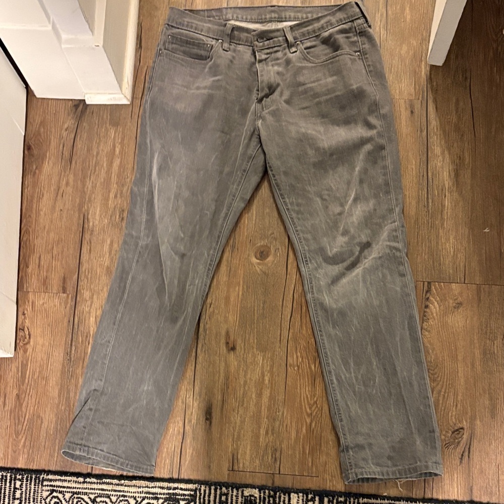 Levi's Men's 541 in grey. 34x32
